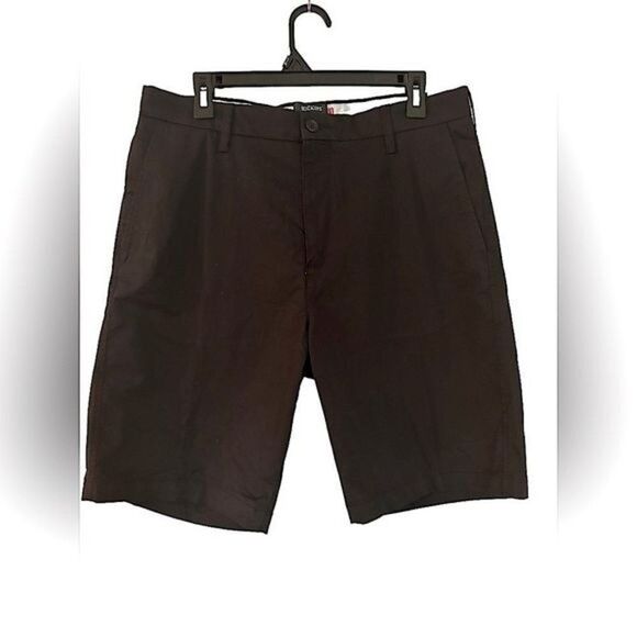 Dockers men ultimate shorts size 33 supreme flex security pocket NWT 10” inseam - Picture 2 of 6